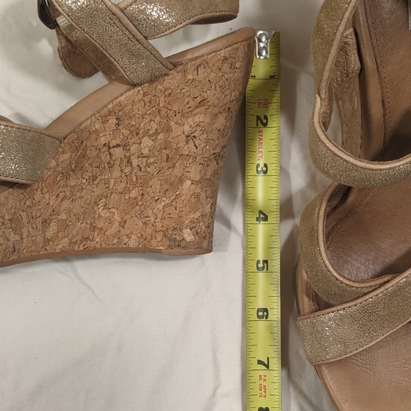 Wedge Heels UGG Gold Leather Strap size 8 - platform heels - Picture 7 of 13